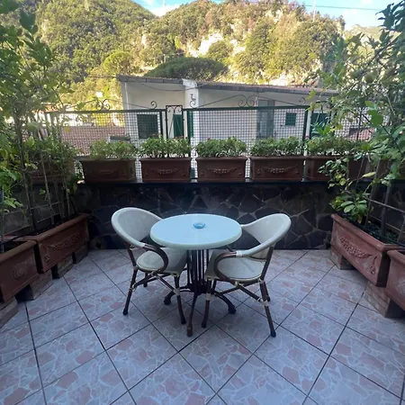 Гостьовий будинок Adriana 4*