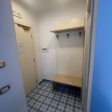 Adriana Амальфі