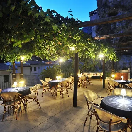 Guest house Adriana 4*
